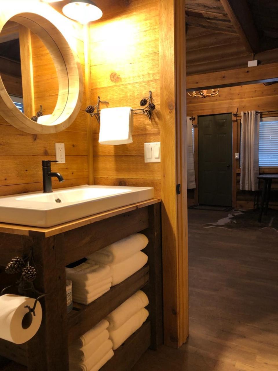 Elkhorn Cabins And Inn West Yellowstone Szoba fotó