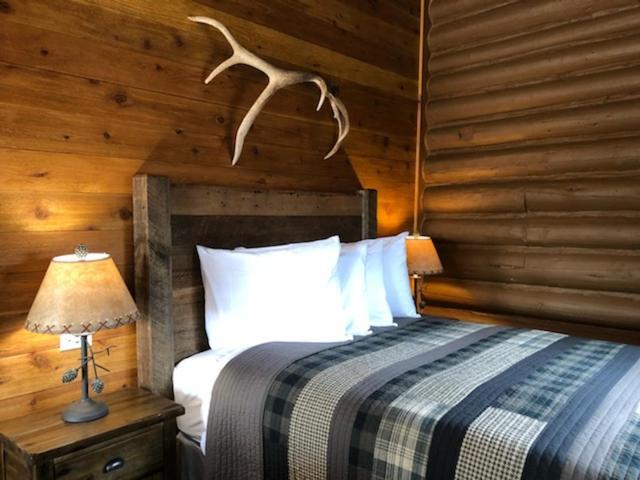 Elkhorn Cabins And Inn West Yellowstone Szoba fotó